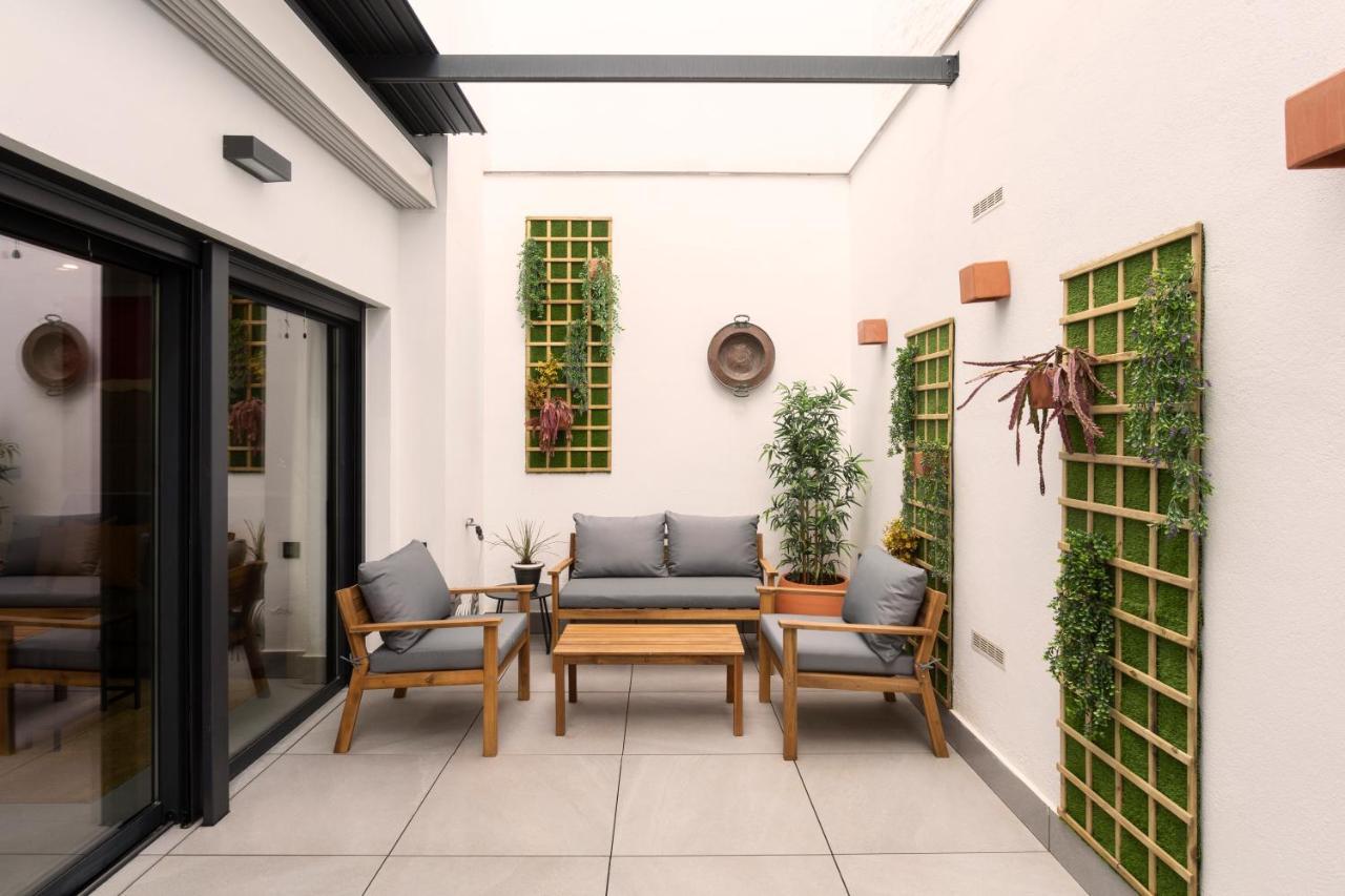 Apartamentos Bajeles Sevilla Urban Kültér fotó