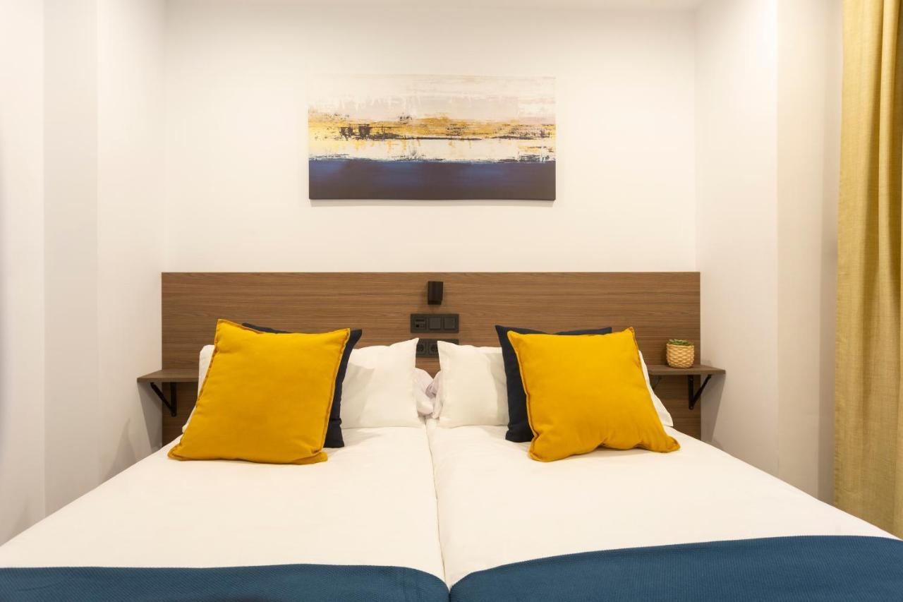 Apartamentos Bajeles Sevilla Urban Kültér fotó