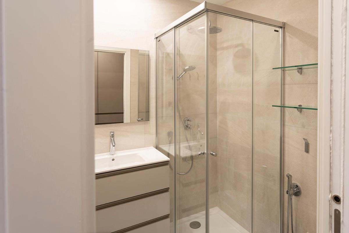 Apartamentos Bajeles Sevilla Urban Kültér fotó