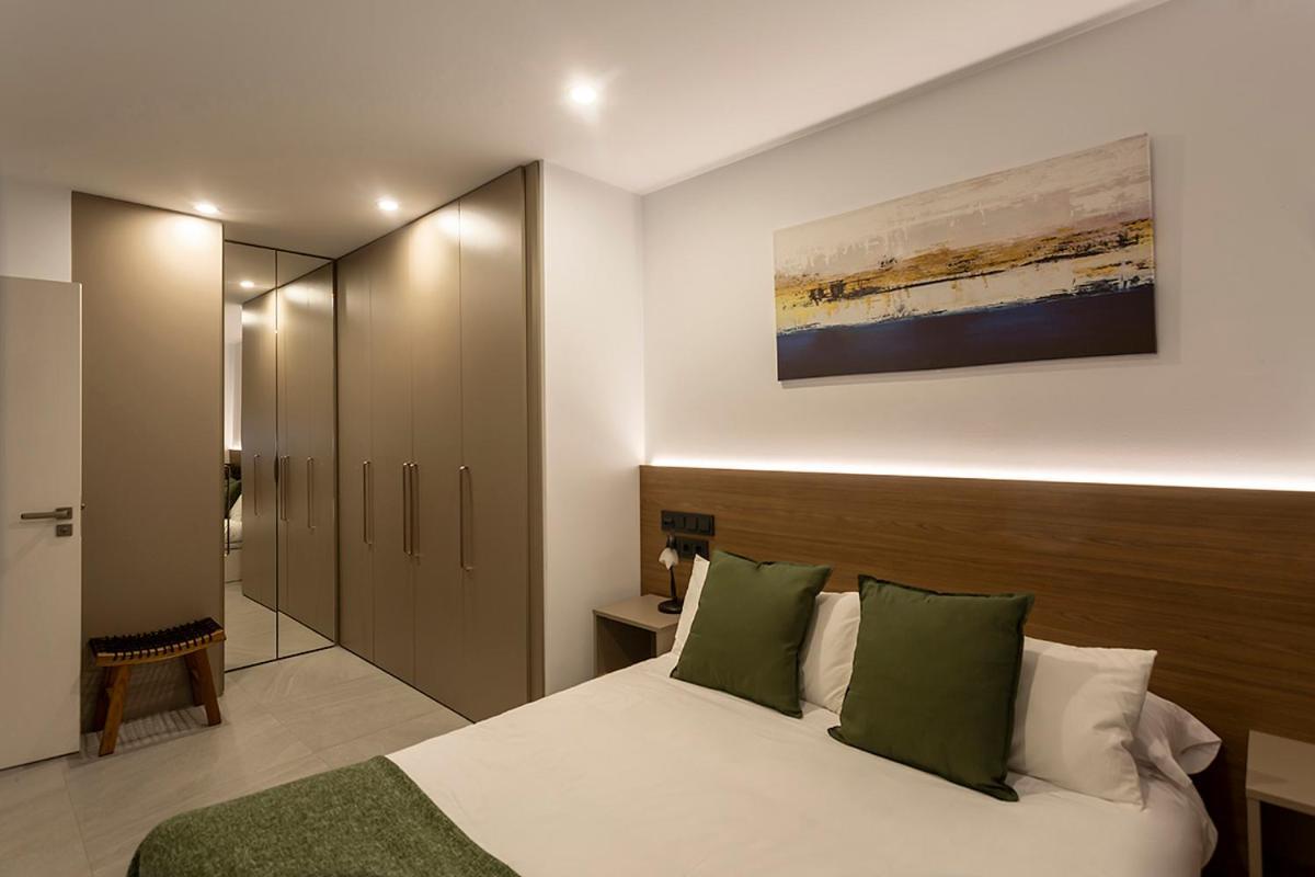 Apartamentos Bajeles Sevilla Urban Kültér fotó