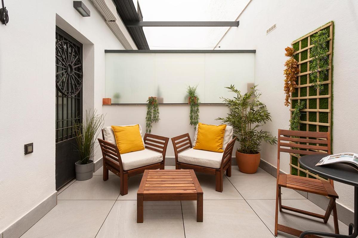 Apartamentos Bajeles Sevilla Urban Kültér fotó